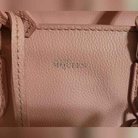 Alexander McQueen Padlock Zip Tote-Blush Pink Leather w/Silver Skull Charm EUC - Picture 4 of 15
